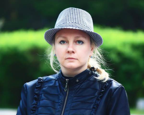 Lady in hat