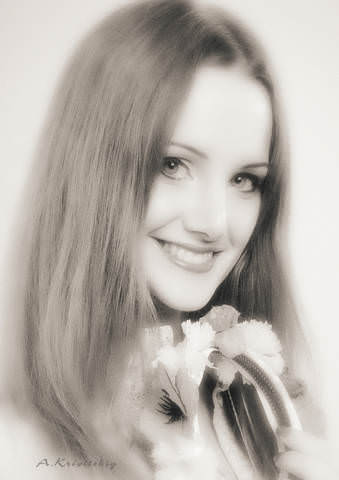 На роль Снегурочки еще нужны. On the role of the Snow Maiden need more.