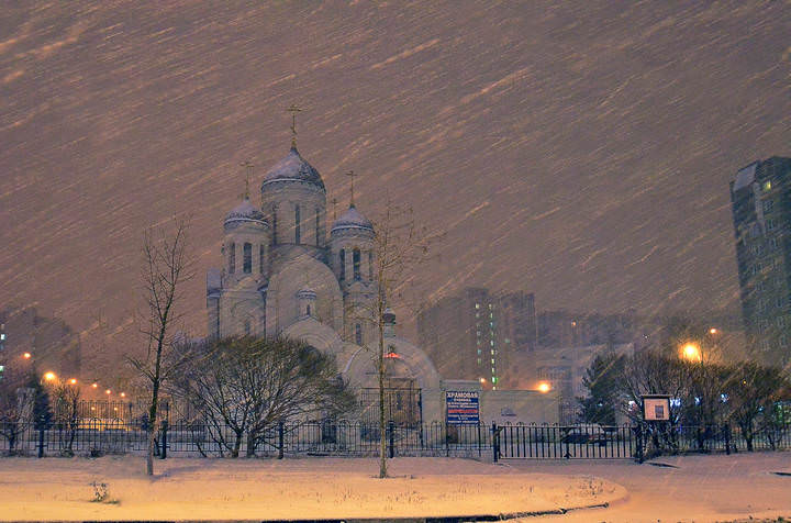Опять метель