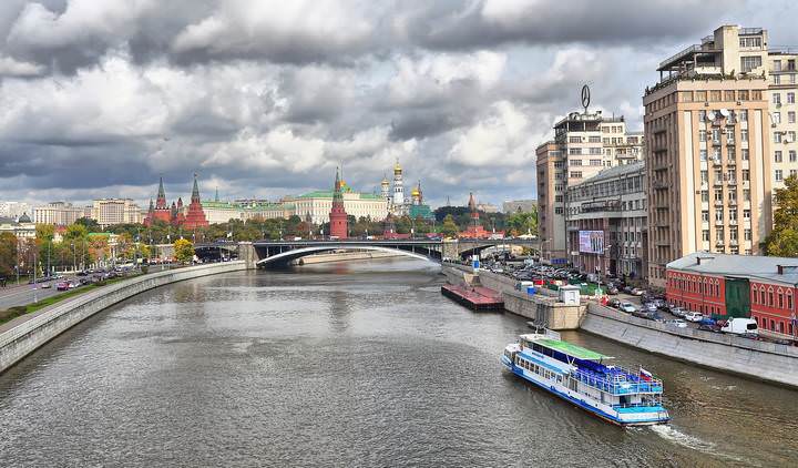 С Патриаршего моста