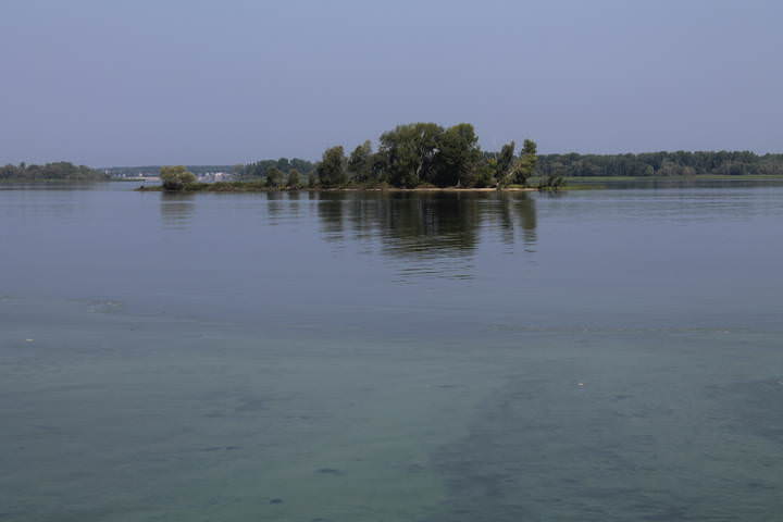 река Волга в окрестностях Казани