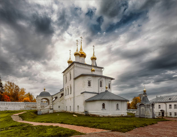 "Золотые купола"...