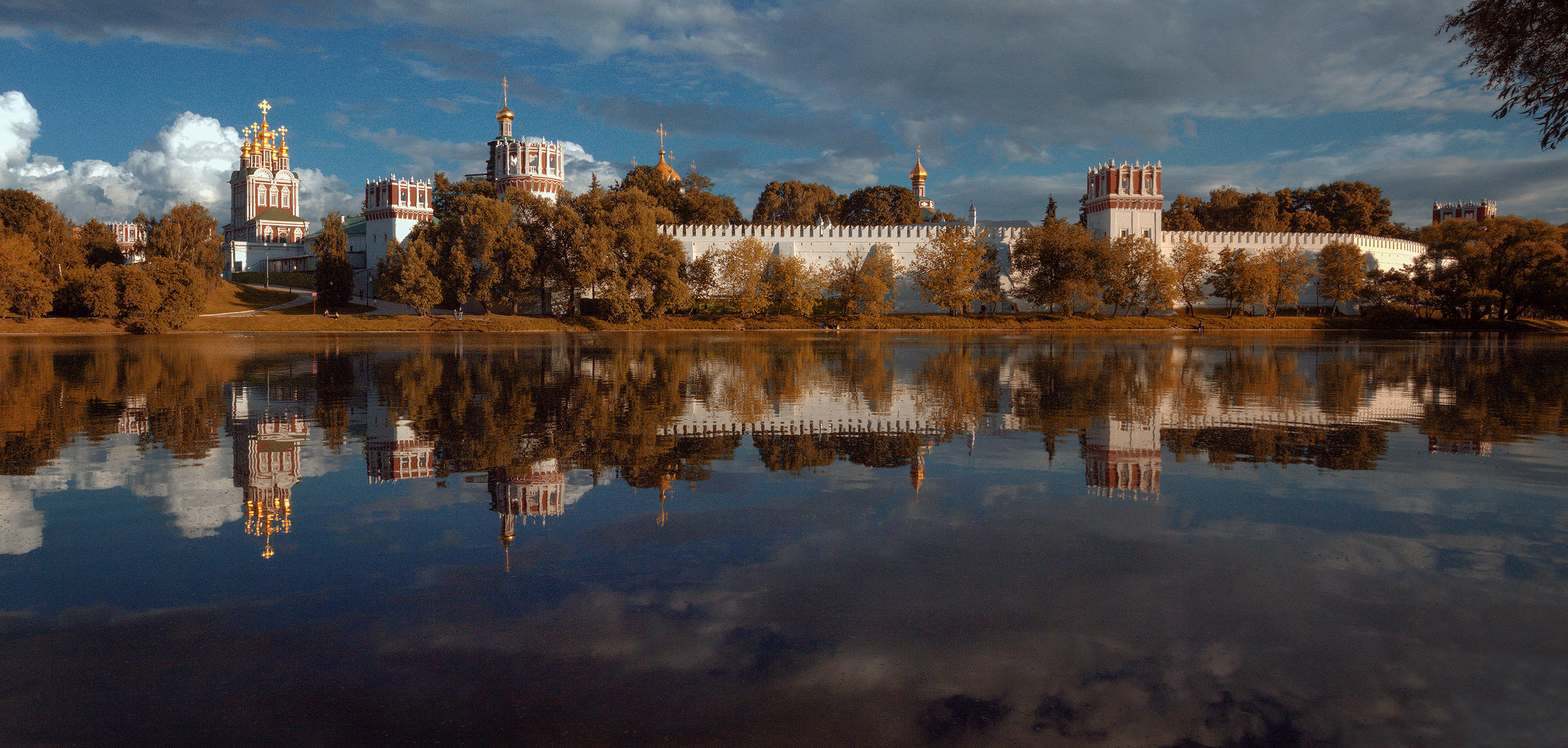 Новодевичий монастырь.Осень.