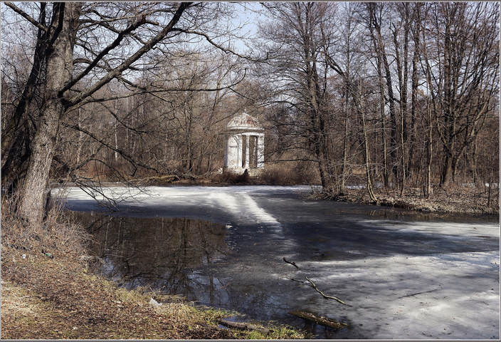 В старинной беседке укромной...