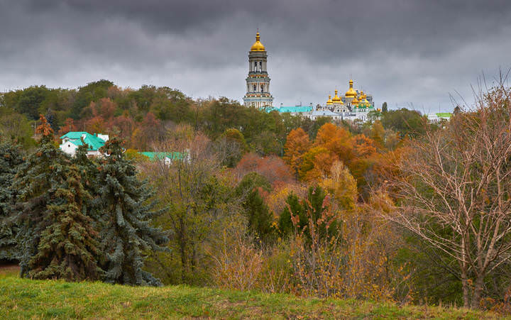 Лавра в осеннем убранстве