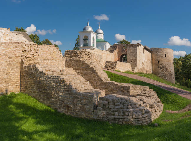 Изборская крепость