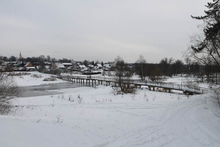 Вид на село Хатунь и реку Лопасня