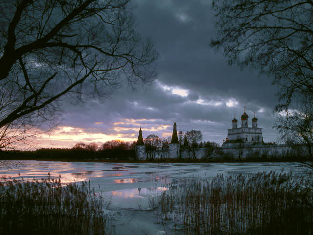 Иосифоволоцкий  монастырь.Вечер.