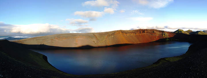 Lljotipollur, crater lake