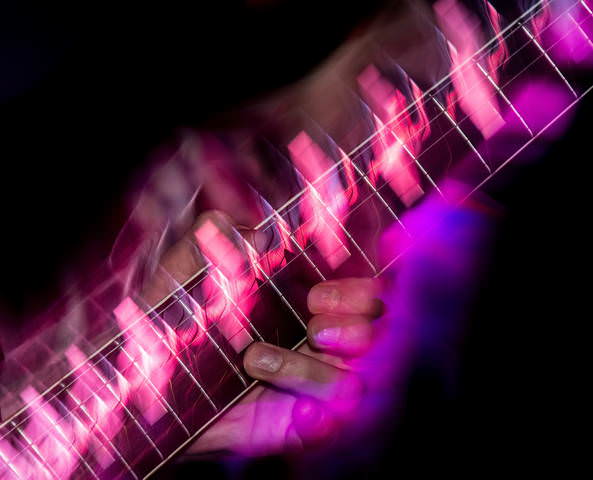 Burn My Guitar !