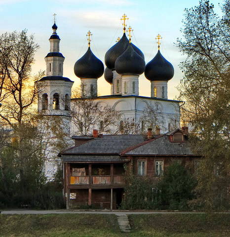 Храм..