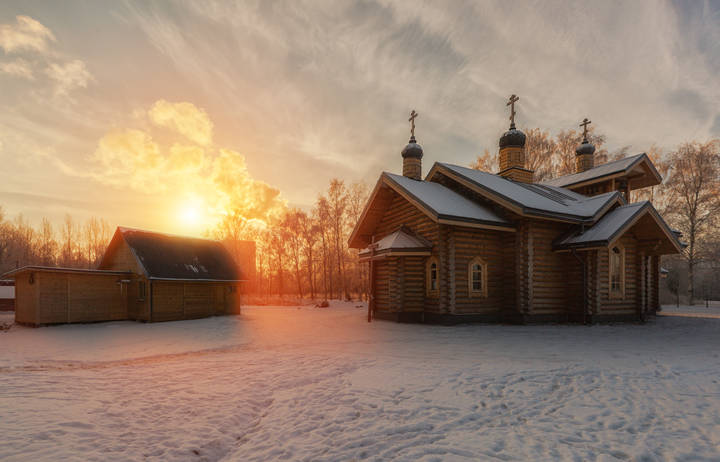 Храм равноапостольной Нины на закате. Снятию Блокады посвящается.