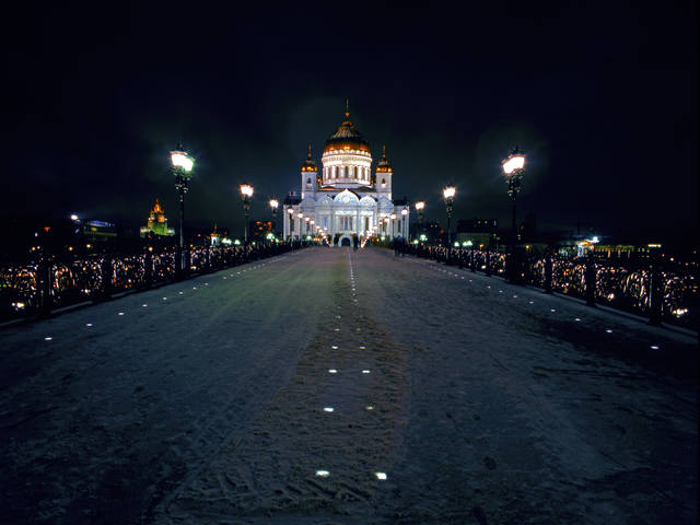 Дорога к храму.