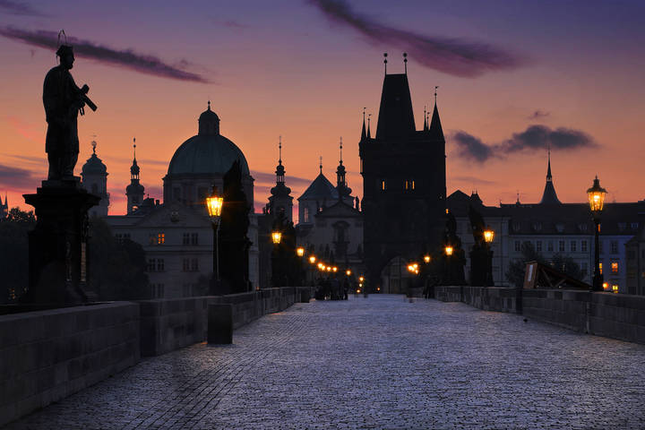 Про Памятник фотографу с телевиком