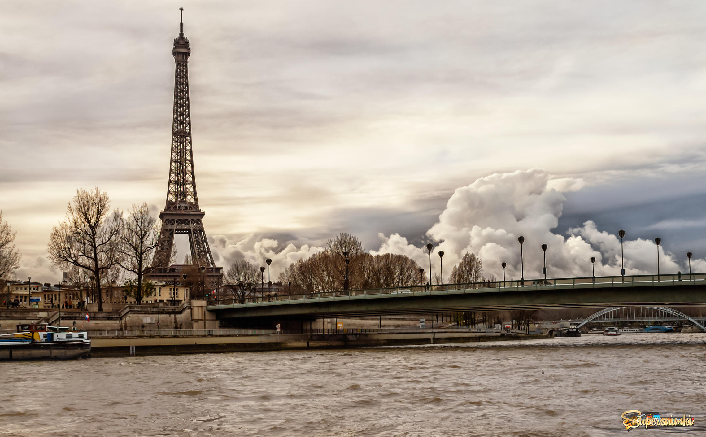 Суровое небо Парижа