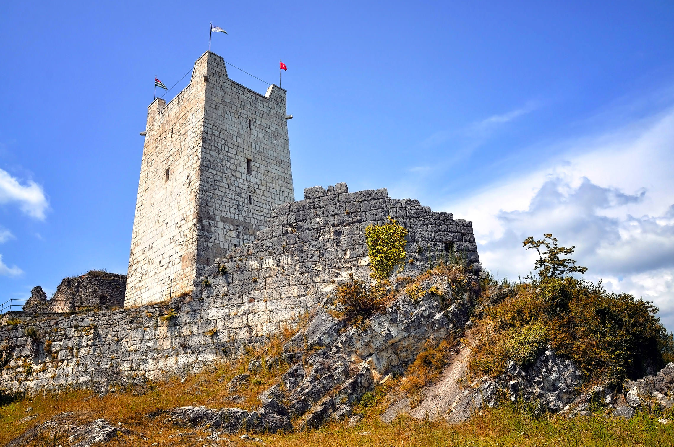 Анакопийская крепость на вершине Иверской горы