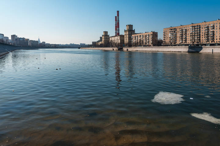 Тёплый март в Москве