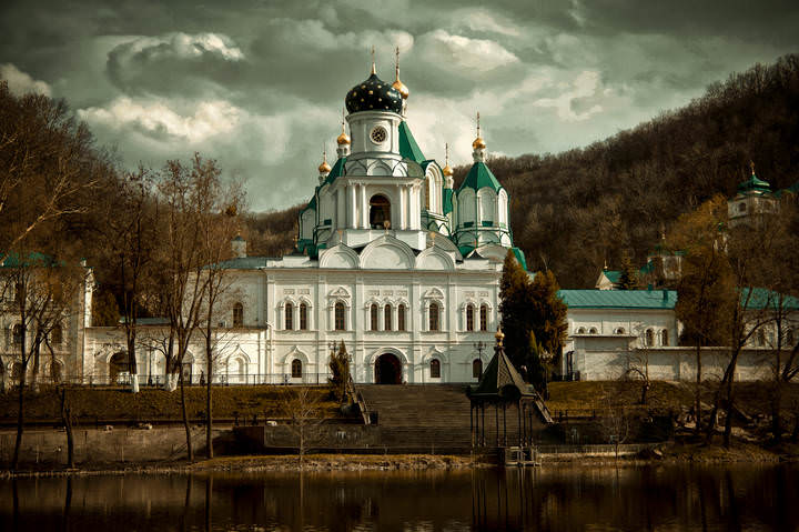 храм...