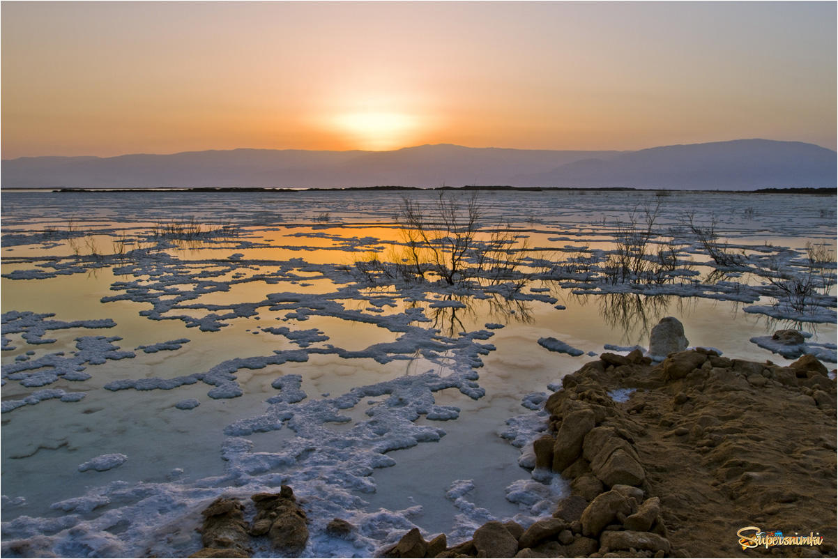 Мертвое море на закате...