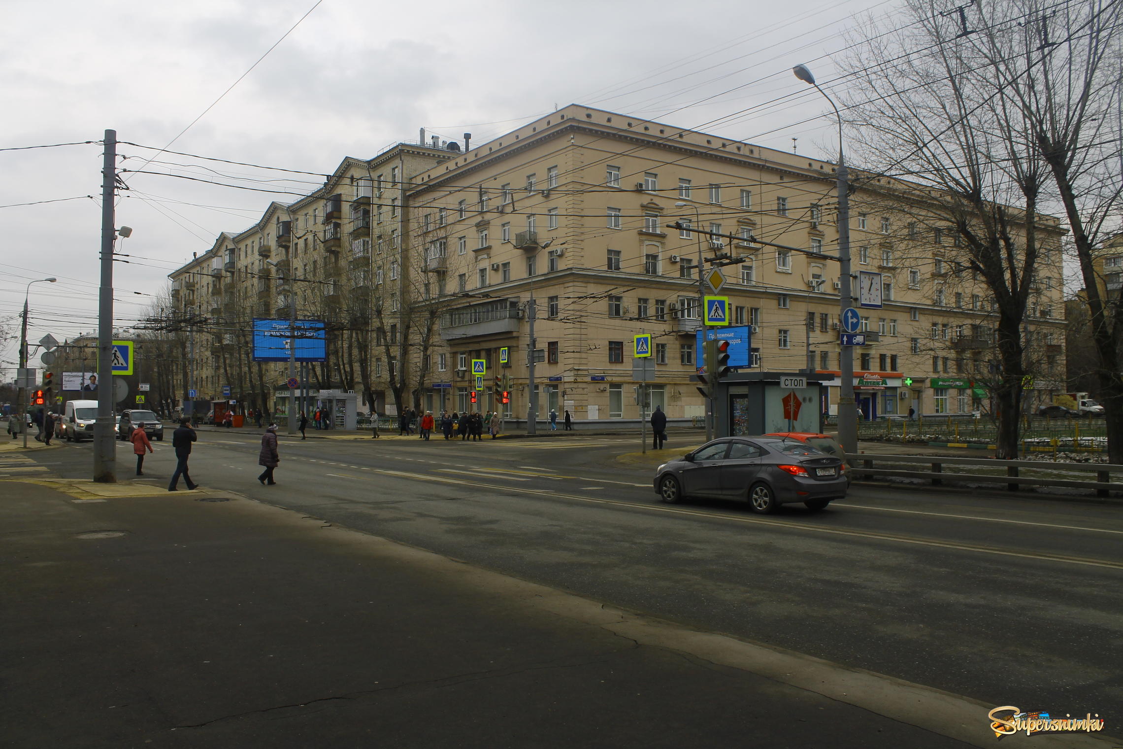 Пересечение Большой Филёвской улицы и улицы Барклая