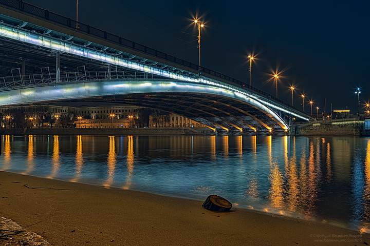 Ночь у моста.