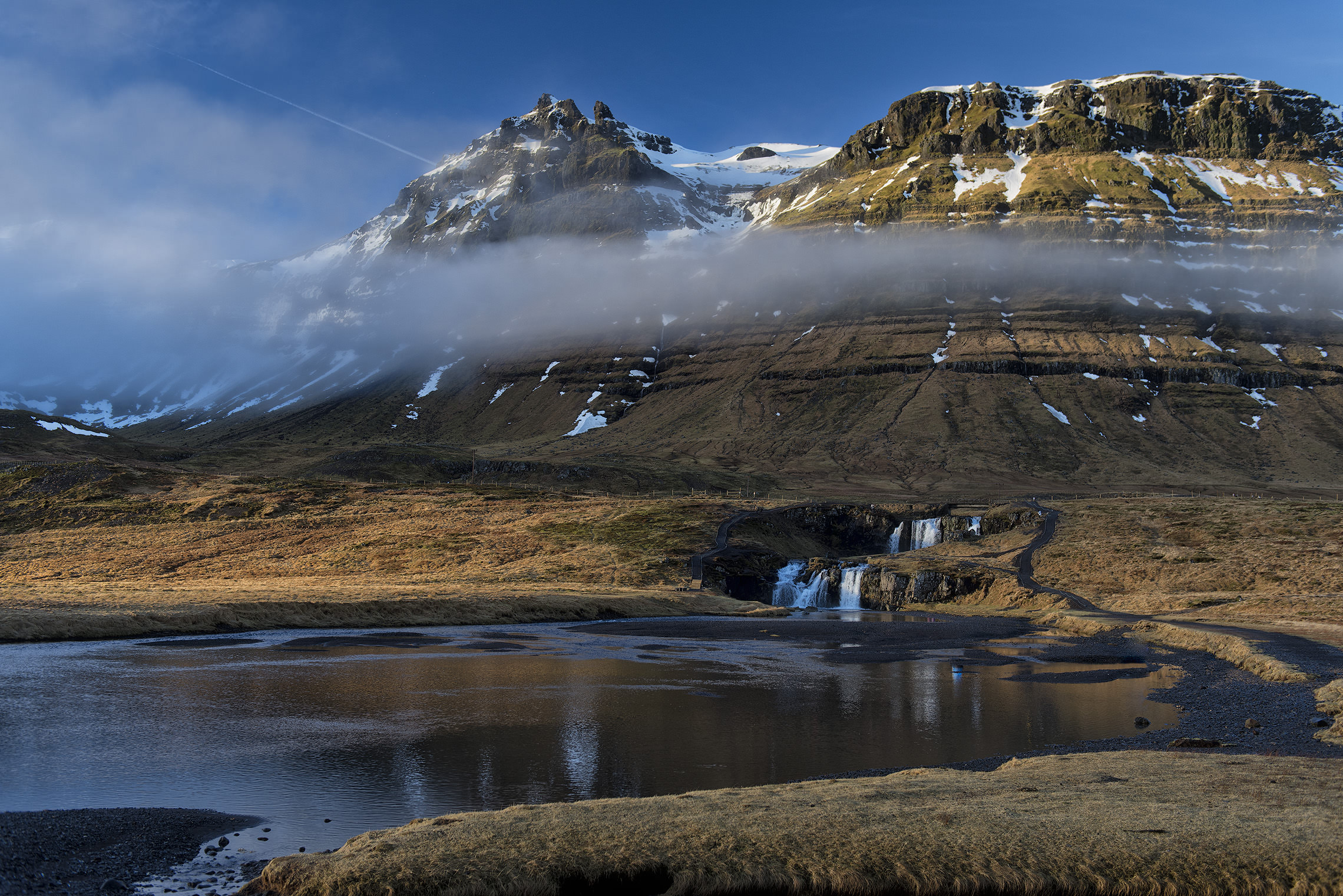 Исландия. Гердуберг Исландия. Полуостров Снайфедльснес Исландия. Гора Эсья Исландия. Исландия Рейкьявик природа.