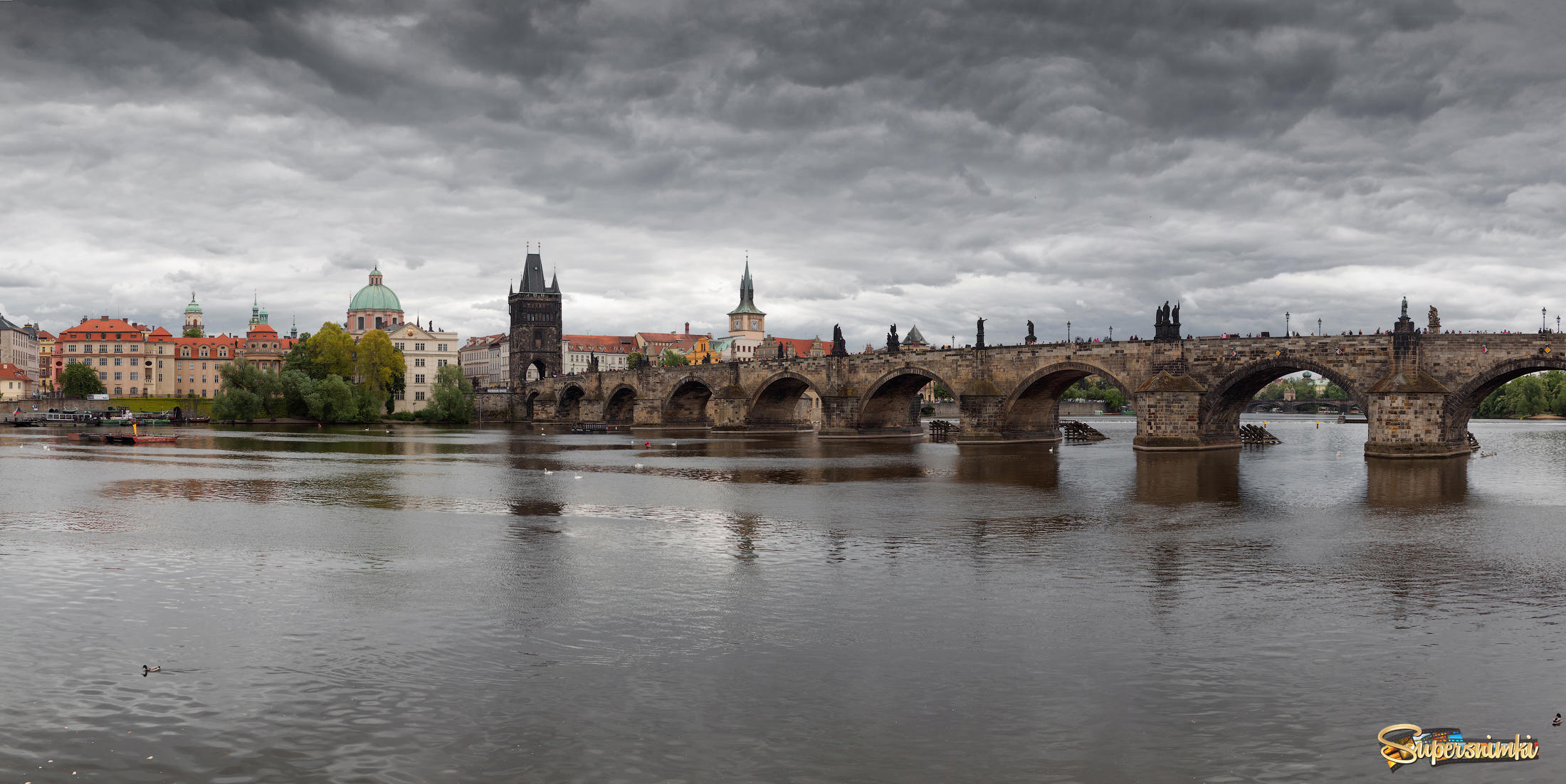 Тучи над Прагой