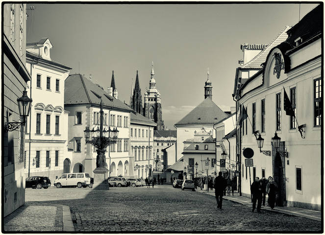 По Праге