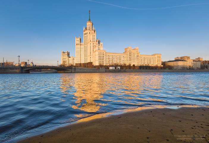 На берегу этой тихой реки