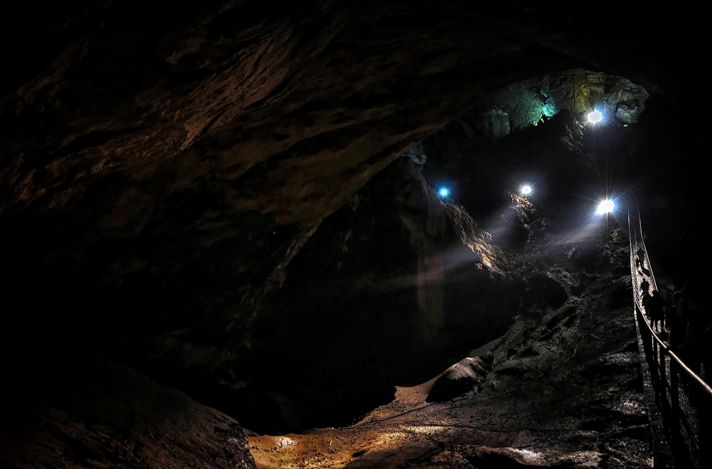 Карстовые пещеры Нового Афона
