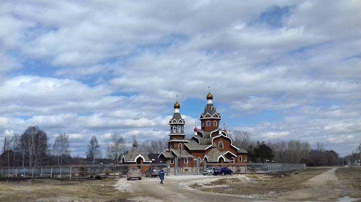Храм , в один из весенних дней 