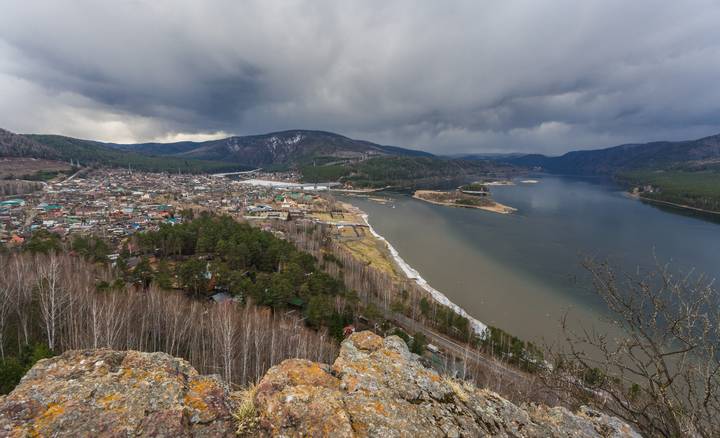 Апрель