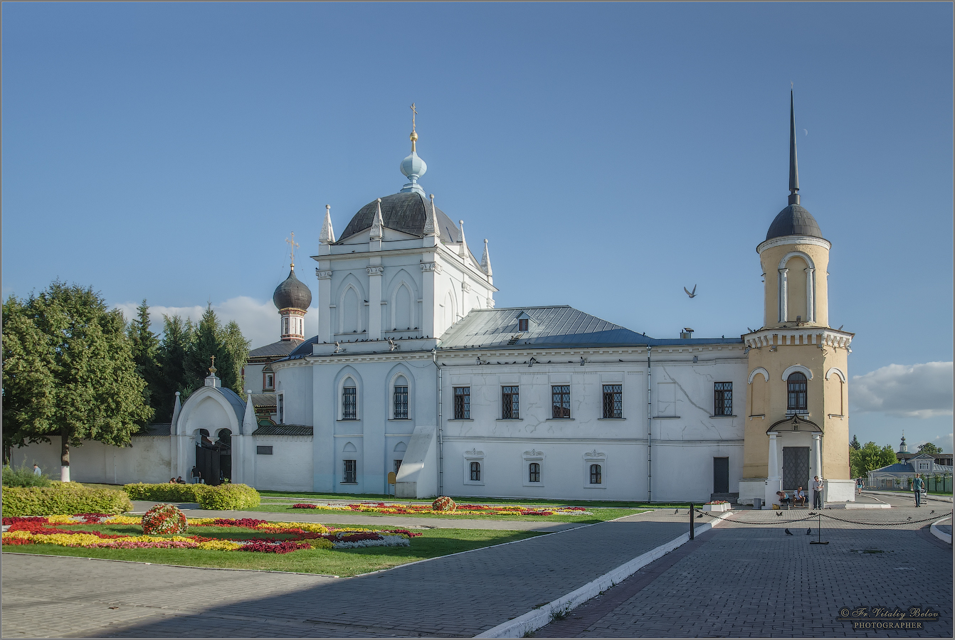 Покровский храм Свято-Троицкого Ново-Голутвинского монастыря