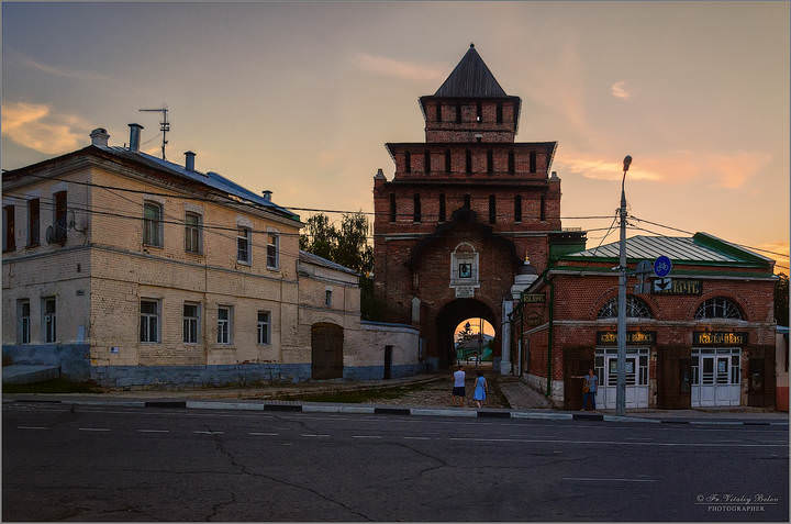 Летним вечером у Пятницких ворот