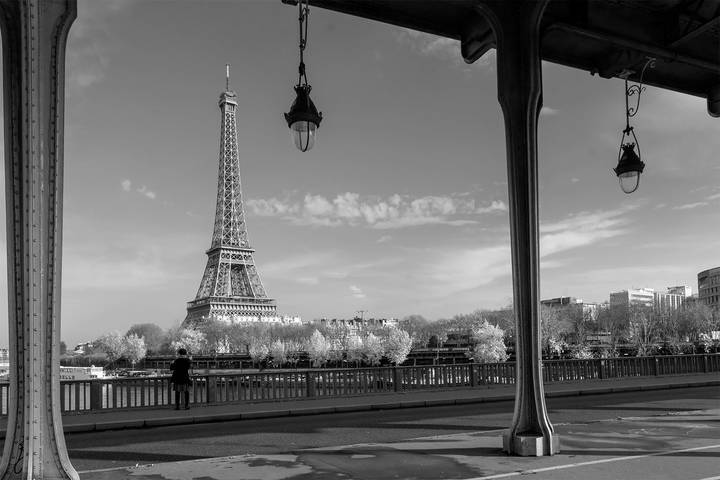 на мосту Pont de Bir-Hakeim