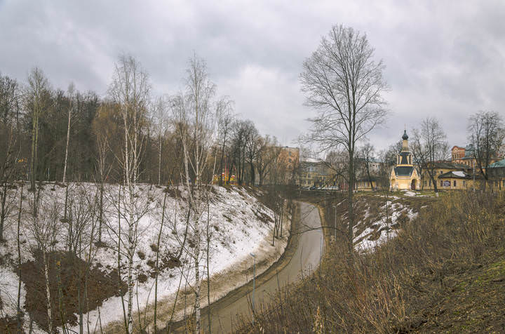           Апрель