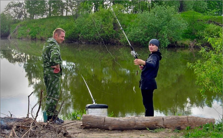 Клюёт...