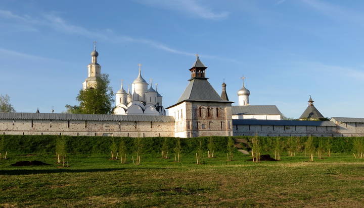 Монастырский сад