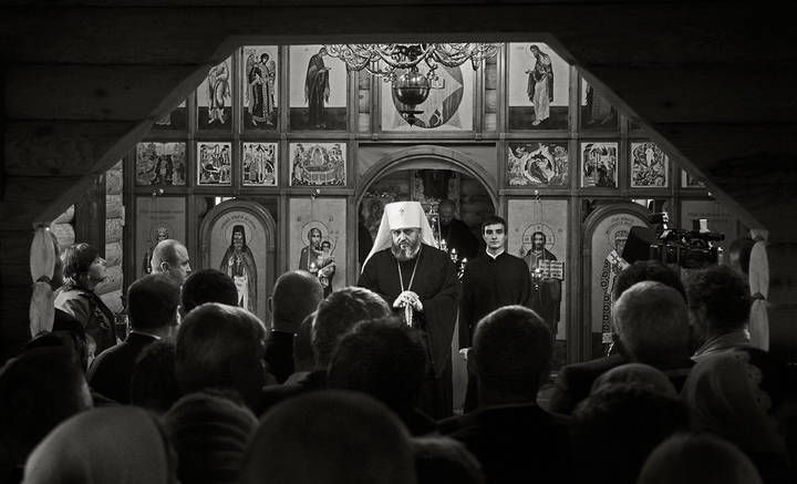 В сельском храме ...