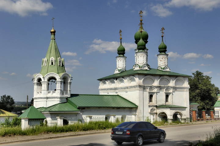 Храм, вросший в землю