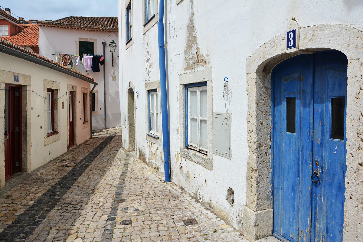 Улочка старого Лиссабона