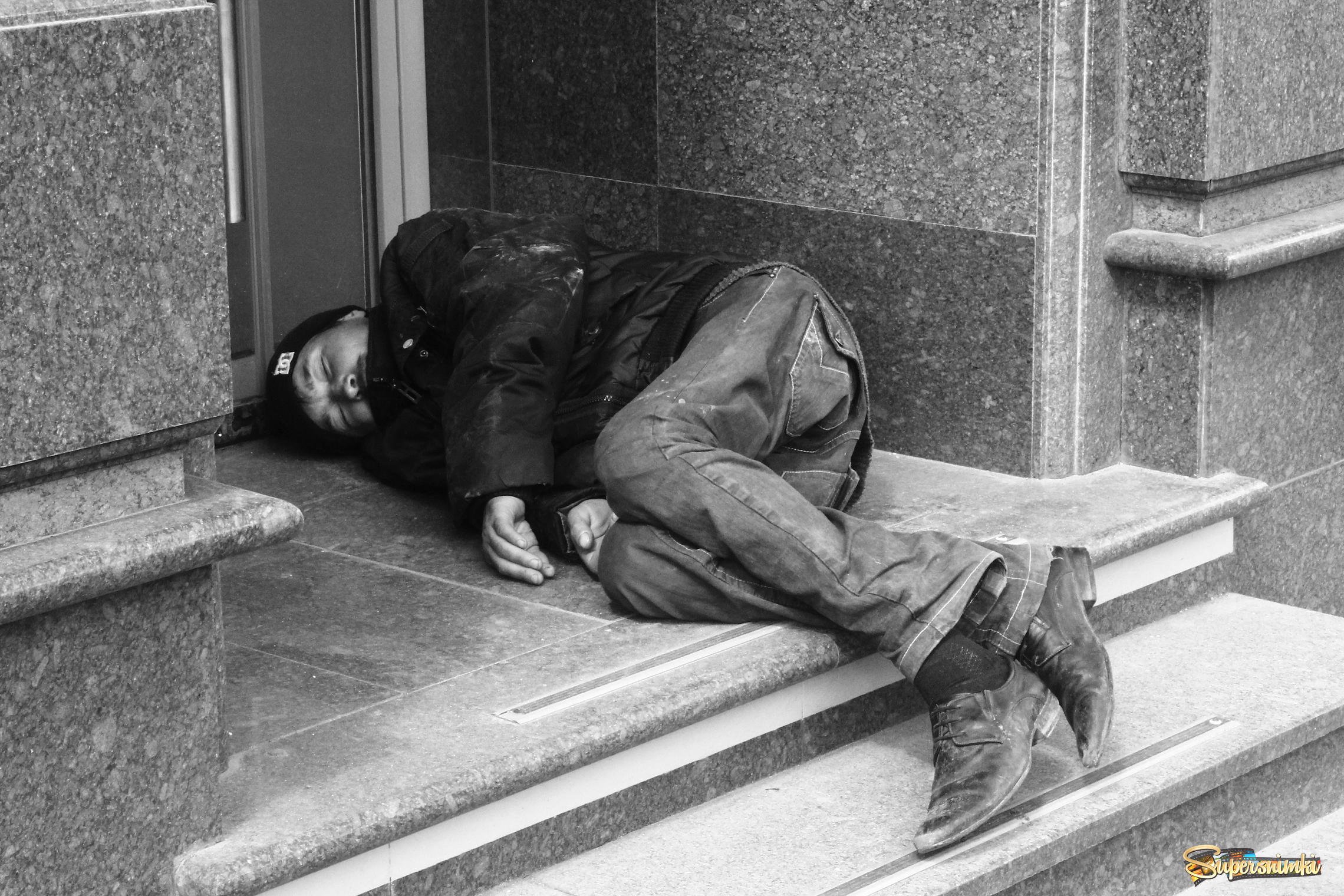 Бездомный в Солянском прооезде