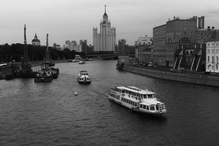 Вид на Москву-реку с Большого Москворецкого Моста