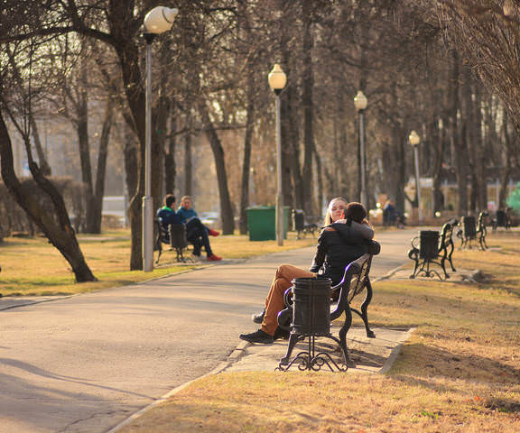 Апрельским вечером в парке.