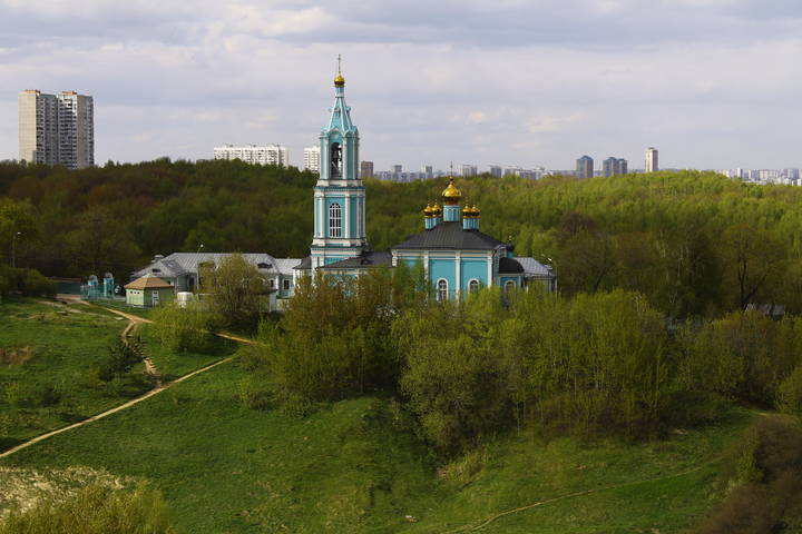 Храм Рождества Пресвятой Богородицы в Крылатском
