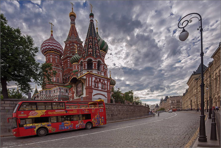  Red Bus...