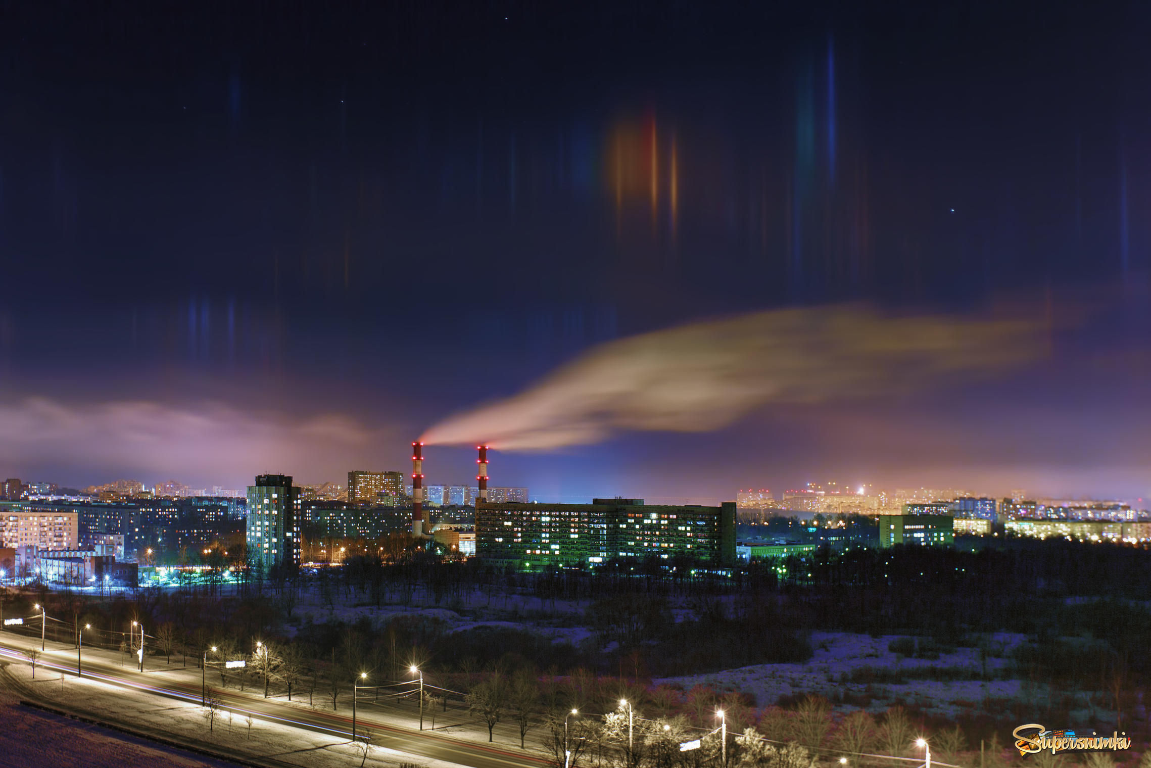 Световые столбы Северное сияние в Петербурге