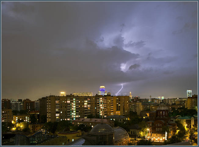 Ночная гроза над Москвой