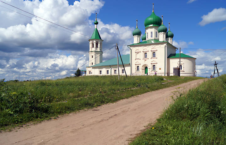 Ломоносово. Церковь Димитрия Солунского.