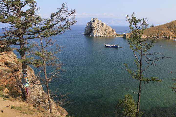 Остров Ольхон на озере Байкал (Иркутская область)
